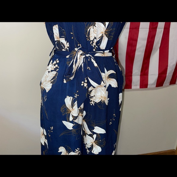 Belongsci Romper NEVER WORN - Picture 3 of 11